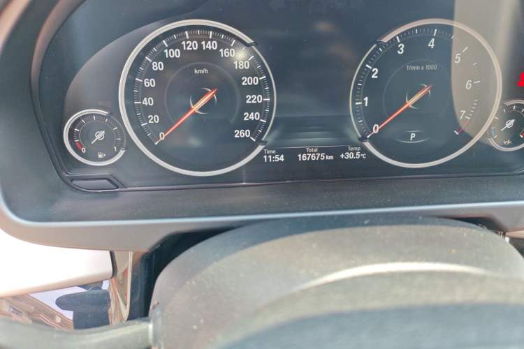 Used BMW X6  Odometer Close Up
