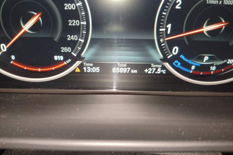 Used BMW X6  Odometer Close Up