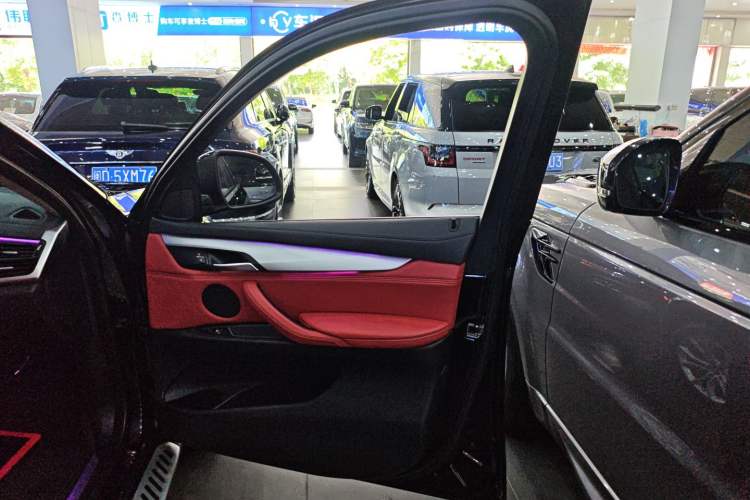 Used BMW X6 2016 xDrive35i Base Model Middle East Right Front Door Interior