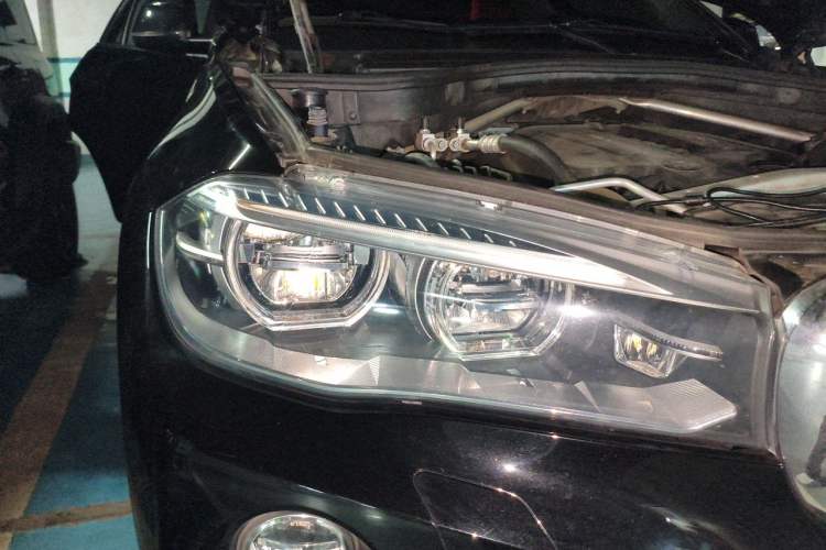Used BMW X6  Right Front Headlight