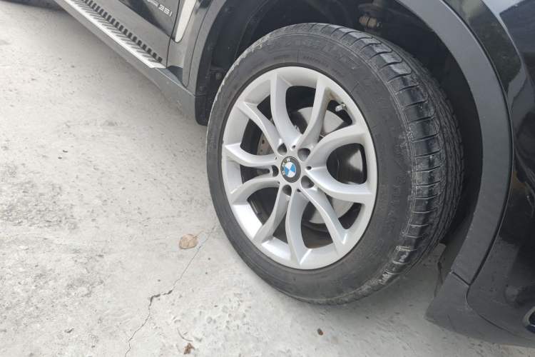 Used BMW X6 2016 xDrive35i U.S. specification Right Front Wheel Hub
