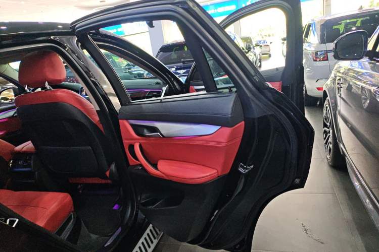 Used BMW X6 2016 xDrive35i Base Model Middle East Right Rear Door Interior