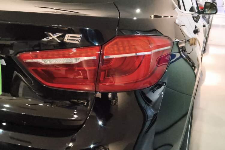 Used BMW X6 2016 xDrive35i U.S. specification Right Rear Taillight