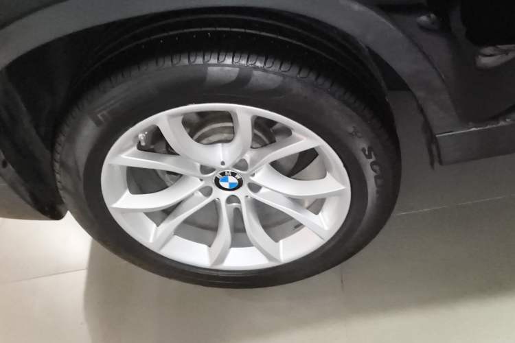 Used BMW X6 2016 xDrive35i U.S. specification Right Rear Wheel Hub