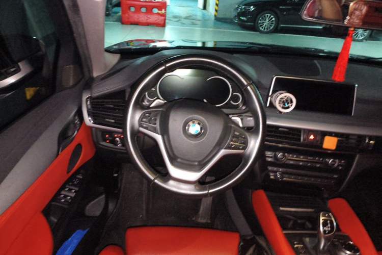 Used BMW X6  Steering Wheel