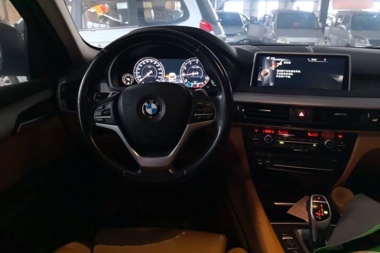 Used BMW X6 2016 xDrive35i Base Model Middle East Steering Wheel