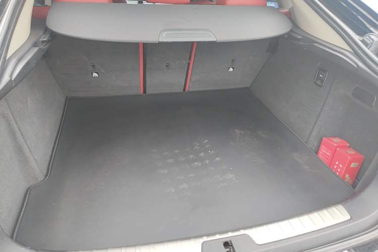 Used BMW X6 2016 xDrive35i U.S. specification Trunk