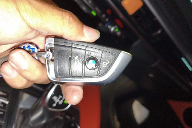 Used BMW X6  Vehicle Key