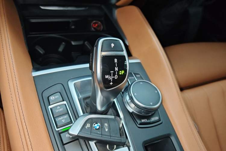 Used BMW X6 2016 xDrive35i Base Model Middle East Gear Lever
