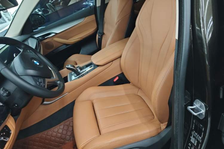 Used BMW X6 2016 xDrive35i Base Model Middle East Left Front Seat