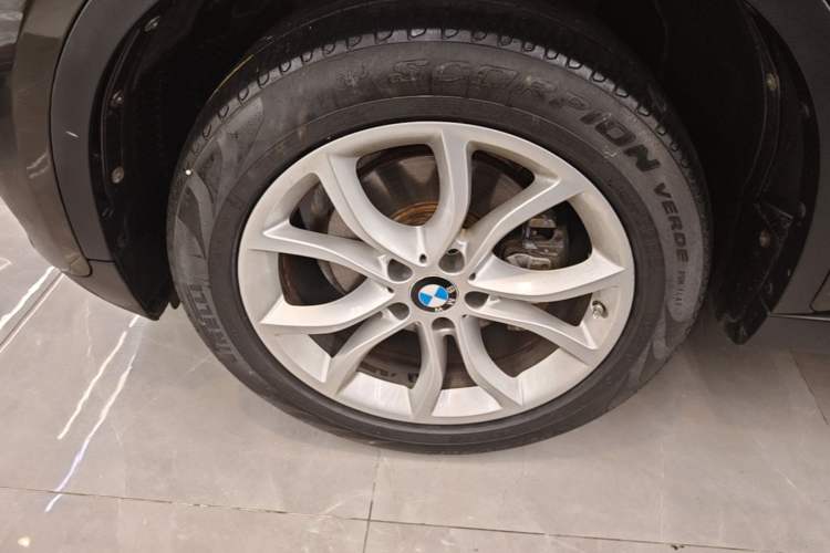 Used BMW X6 2016 xDrive35i Base Model Middle East Left Front Wheel Hub