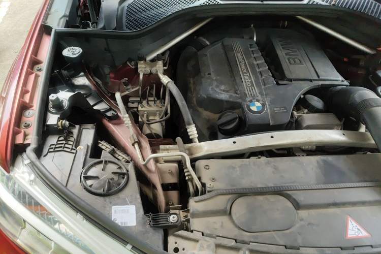 Used BMW X6 2016 xDrive35i Base Model Middle East Engine Bay Right