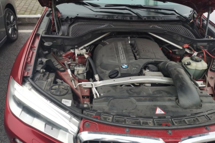 Used BMW X6 2016 xDrive35i Base Model Middle East Engine Bay Right