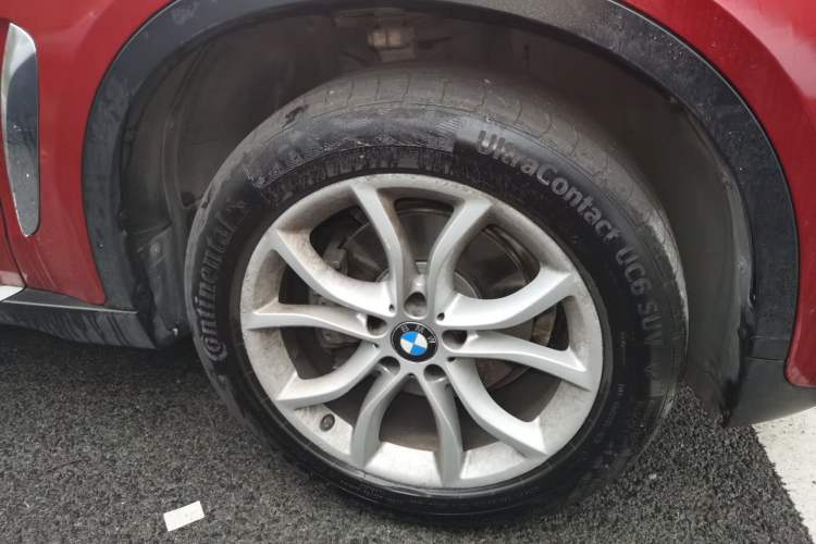 Used BMW X6 2016 xDrive35i Base Model Middle East Right Front Wheel Hub