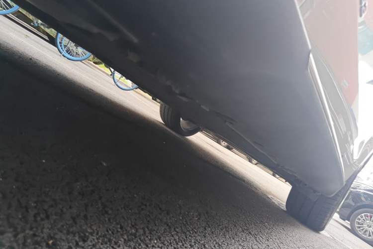 Used BMW X6  Chassis Front Left