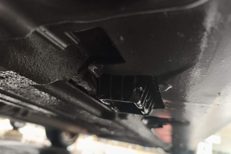 Used BMW X6  Chassis Front Left