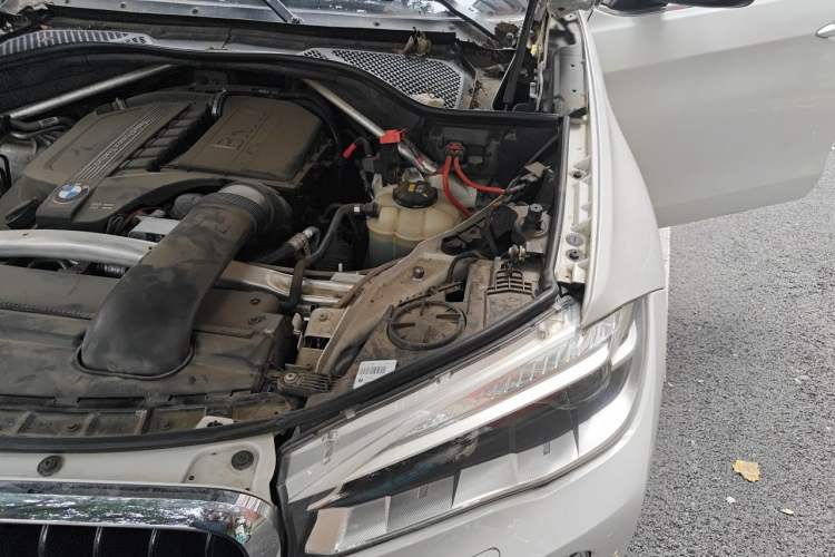 Used BMW X6  Engine Bay Left