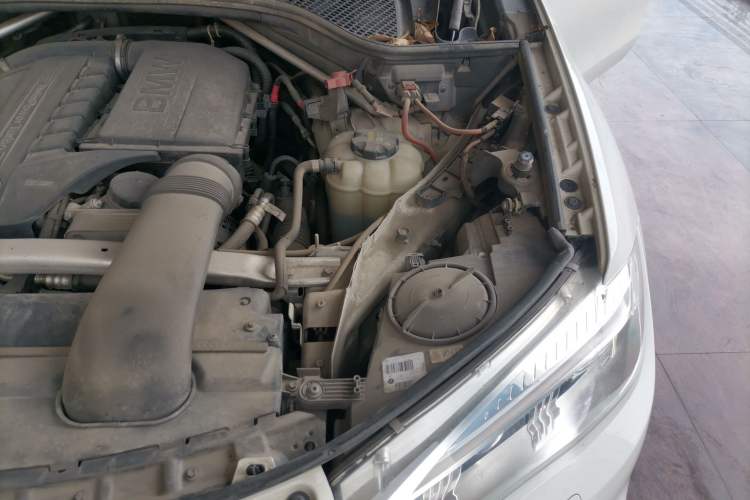 Used BMW X6  Engine Bay Left
