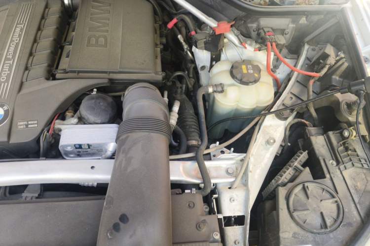 Used BMW X6  Engine Bay Left