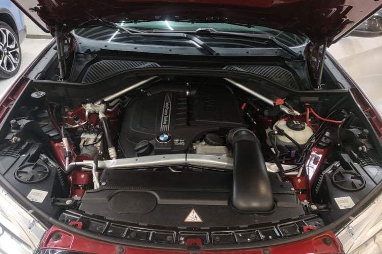 Used BMW X6 2016 xDrive35i Base Model Middle East Engine Bay