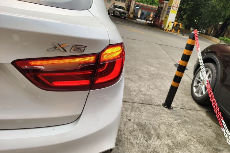 Used BMW X6 2016 xDrive35i Base Model Middle East Exterior 3