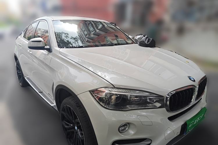 Used BMW X6  Front Right 45 Deg