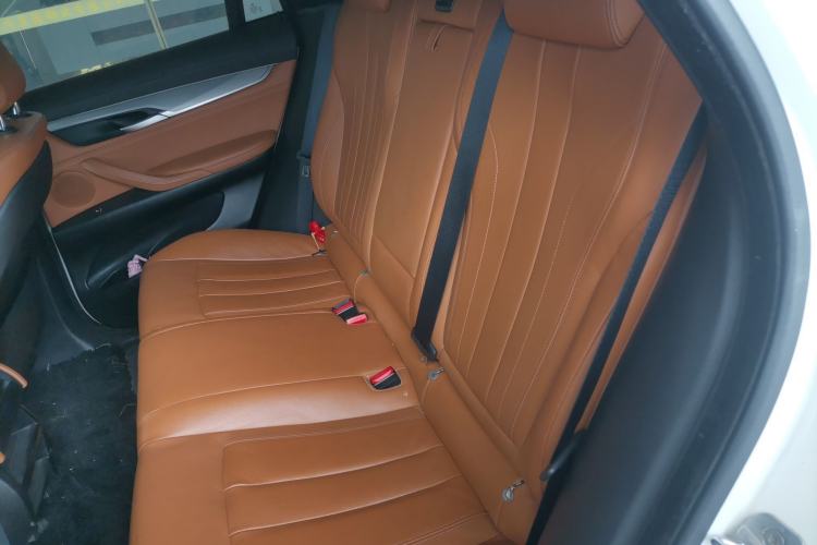 Used BMW X6  Left Rear Seat