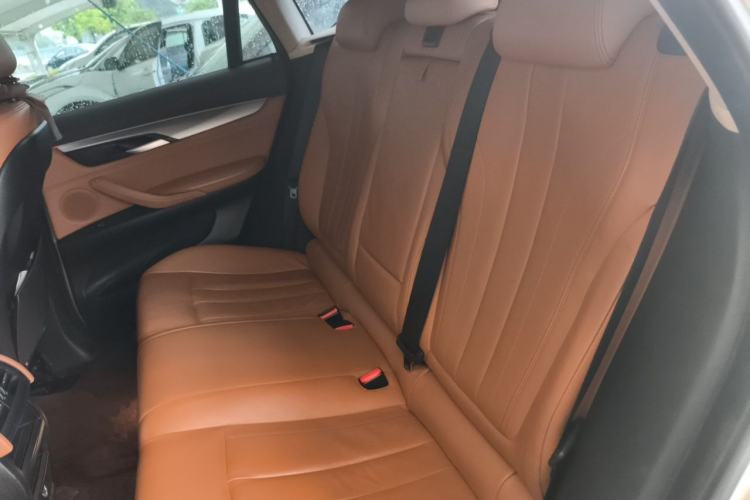 Used BMW X6  Left Rear Seat