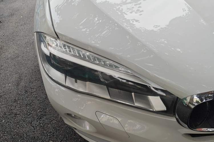 Used BMW X6  Right Front Headlight