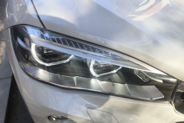 Used BMW X6  Right Front Headlight