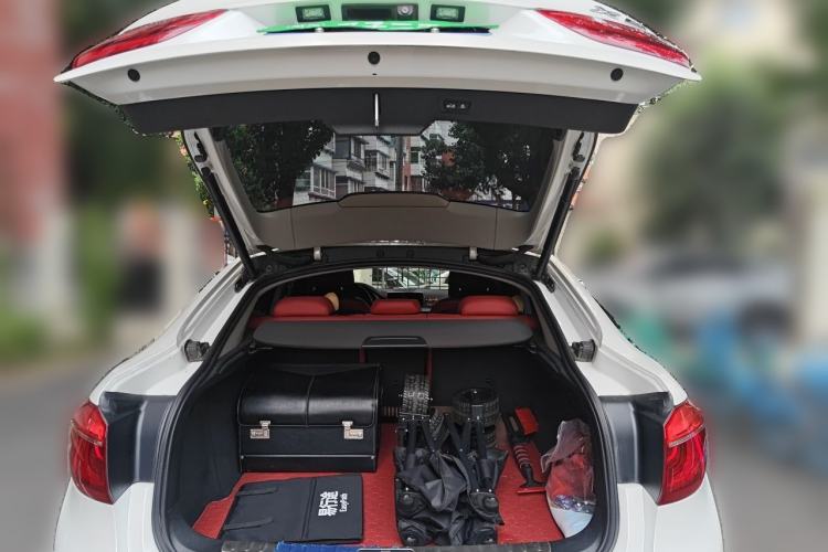 Used BMW X6  Trunk