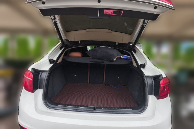 Used BMW X6  Trunk