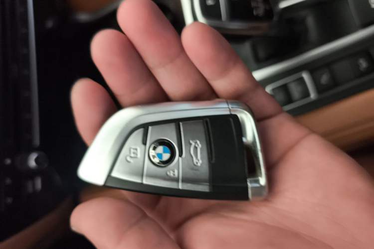 Used BMW X6  Vehicle Key