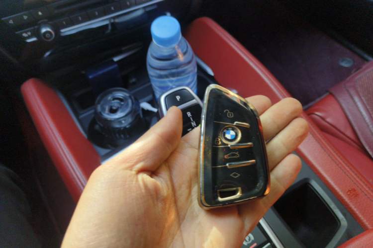 Used BMW X6  Vehicle Key