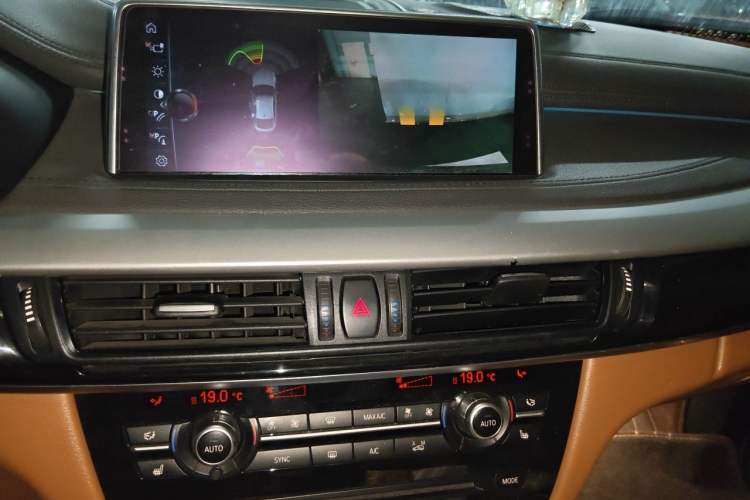 Used BMW X6 2017 xDrive35i Leading Model Audio And AC Panel