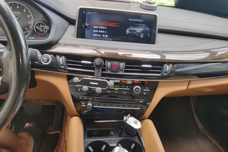 Used BMW X6 2017 xDrive28i Audio And AC Panel