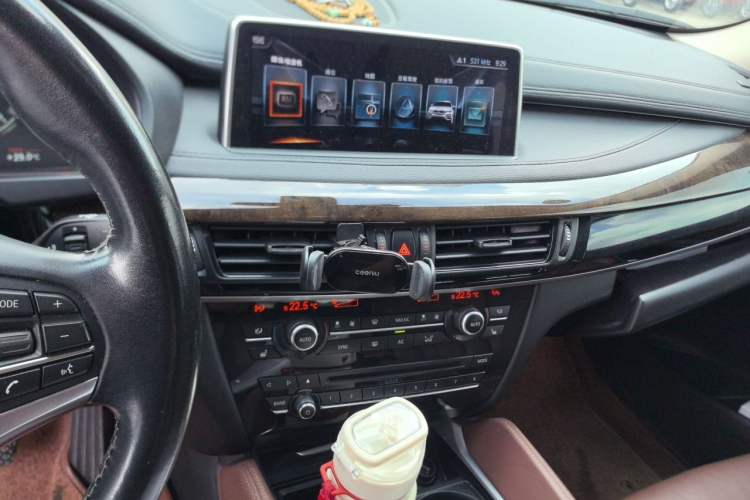 Used BMW X6 2017 xDrive28i Audio And AC Panel