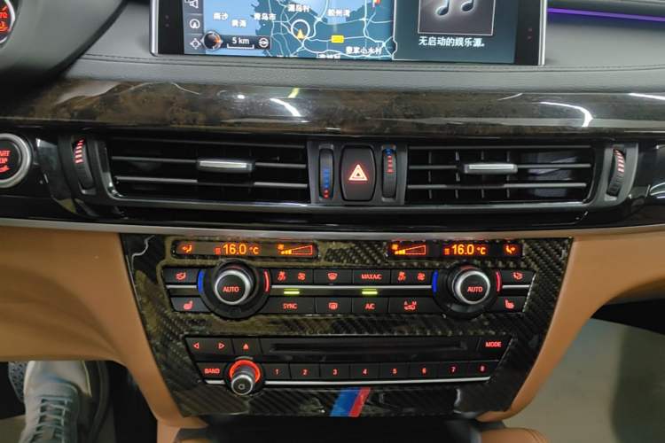 Used BMW X6 2017 xDrive28i Audio And AC Panel