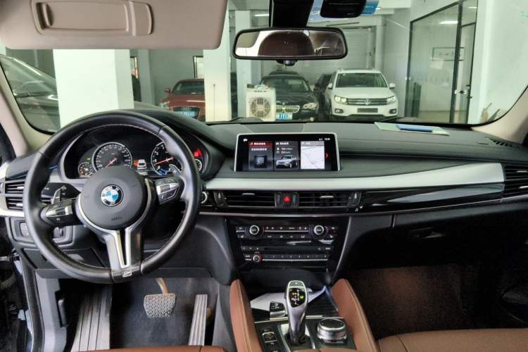 Used BMW X6 2017 xDrive35i Leading Model Center Console