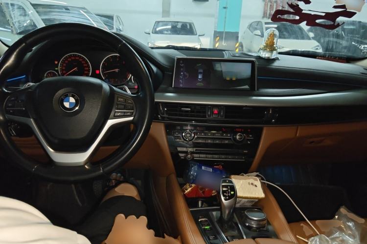 Used BMW X6 2017 xDrive35i Leading Model Center Console