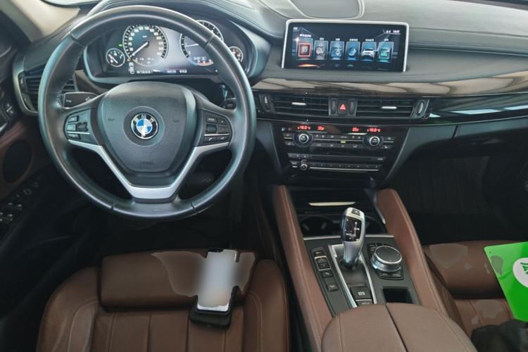Used BMW X6 2017 xDrive28i Center Console