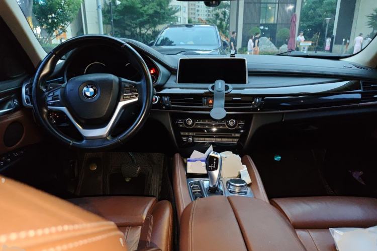 Used BMW X6 2017 xDrive28i Center Console