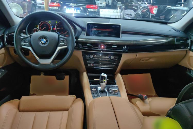 Used BMW X6 2017 xDrive28i Center Console