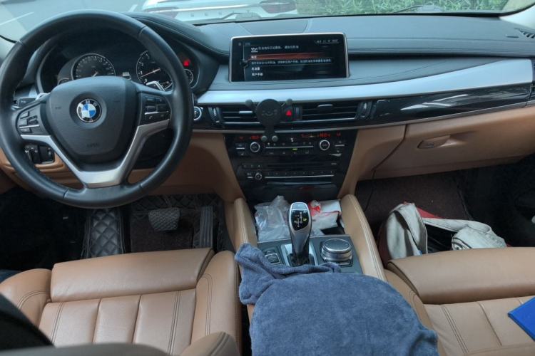 Used BMW X6  Center Console
