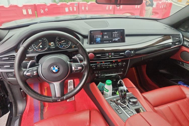 Used BMW X6  Center Console