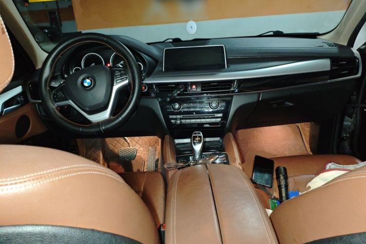 Used BMW X6 2017 xDrive35i Leading Model Center Console