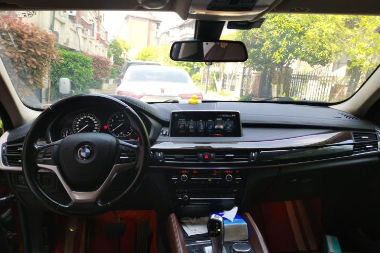 Used BMW X6 2017 xDrive28i Center Console