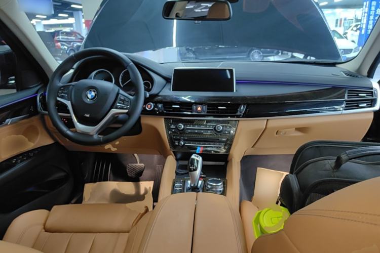 Used BMW X6 2017 xDrive28i Center Console