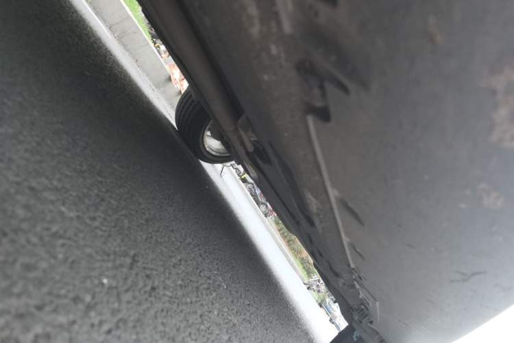 Used BMW X6  Chassis Front Left