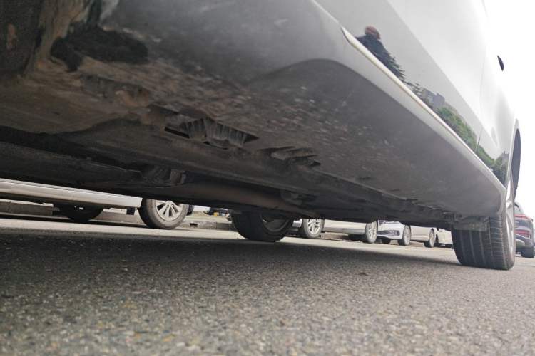 Used BMW X6  Chassis Front Left